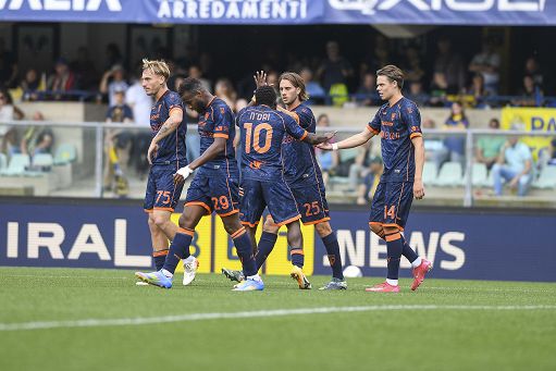 Calcio-Verona-Lecce-1-1-a-Krstovic-risponde-Coppola.jpg
