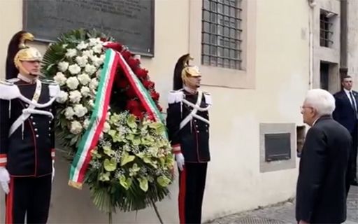 Mattarella-a-via-Caetani-per-lomaggio-ad-Aldo-Moro.jpg