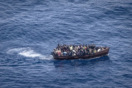 Migranti-a-Lampedusa-arrivati-3-morti-due-sono-bambini.jpg