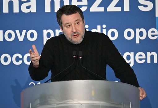Salvini-si-al-sostegno-militare-a-Kiev-ma-lavorando-per.jpg