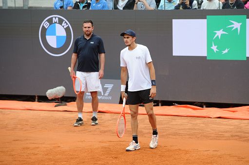 Tennis-Arnaldi-eliminato-al-primo-turno-a-Roma.jpg