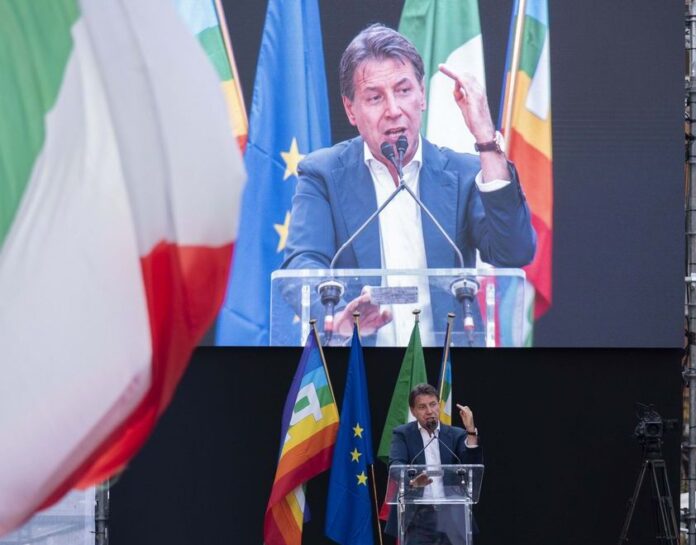 MO-Conte-in-piazza-italiani-che-non-accettano-balbettii-Meloni.jpg
