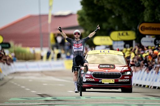 Ciclismo-Tappa-a-Groves-Pogacar-ha-le-mani-sul-Tour.jpg