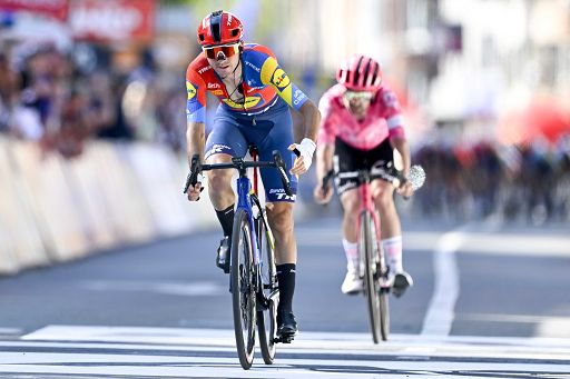 Ciclismo-impresa-Ciccone-che-vince-a-San-Sebastian.jpg