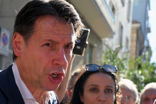 MO-Conte-Meloni-senza-coraggio-preferisce-parlare-di-pastarelle.jpg