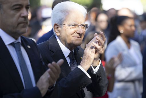 Mattarella-a-Nisida-scuola-e-strumento-e-veicolo-per-futuro.jpg