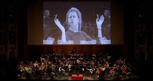 Barbara-Hannigan-debutta-alla-Scala-dirigendo-e-cantando.jpg