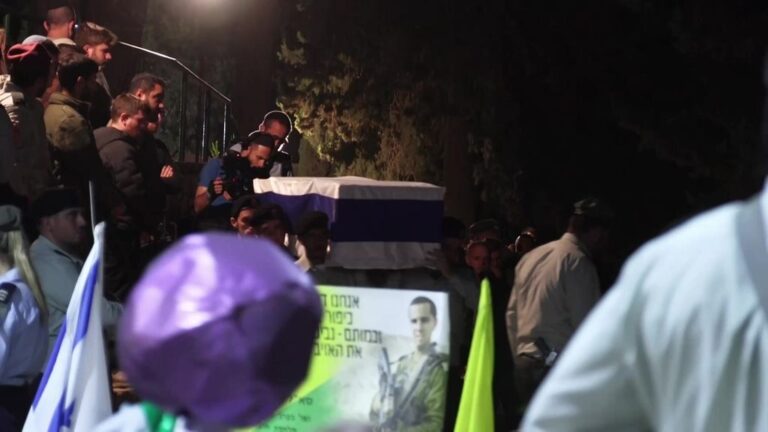 Identificati gli ultimi corpi degli ostaggi consegnati da Hamas. Israele: devono essere restituiti tutti