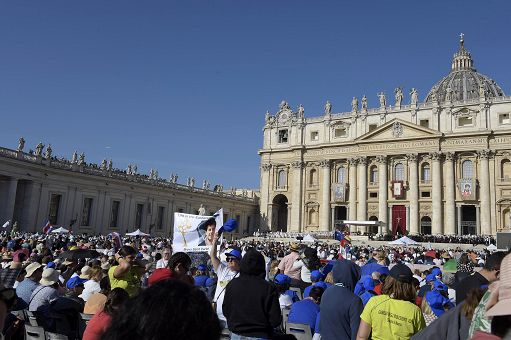 Il-Papa-i-santi-sono-martiri-della-fede-e-fedeli.jpg
