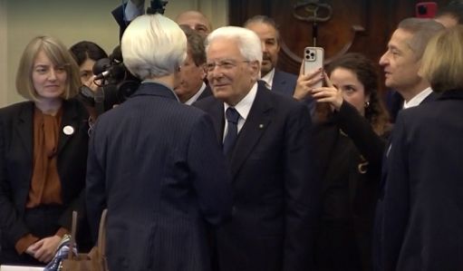 Lagarde-continua-a-salire-fiducia-italiani-nel-presidente-Mattarella.jpg