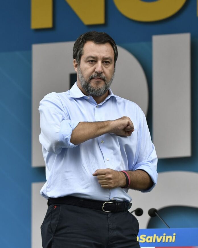 Manovra-Salvini-i-banchieri-non-si-lamentino-diano-contributo.jpg