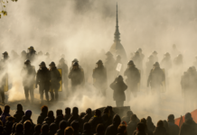 Violenza, archiviare il passato? No. Capirlo per difendere il presente