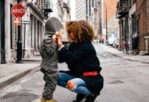 La nuova genitorialità italiana tra scelta, paura e futuro incerto