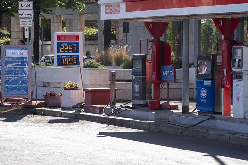 Petrolio-ai-minimi-da-3-mesi-fa-sperare-in-nuovi.jpg