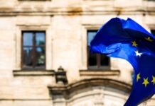 Oltre i due poli, la sfida europeista