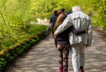 Il Paese che si prendeva cura dei suoi nonni
