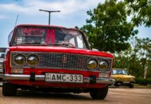 Conte, l’Ucraina e la sinistra: la Lada rossa spacciata per Ferrari
