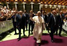 Il Papa al Meeting: “L’amore che muove il mondo non teme la storia”