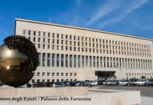 Sulla politica estera passava il discrimine tra Dc e populismo