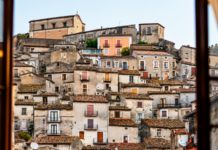 La Calabria secondo Vannacci: l’antica frattura tra città e campagna